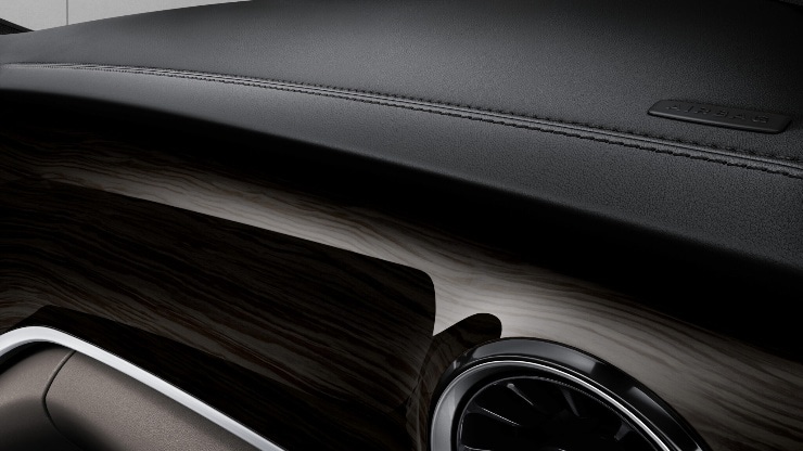 Instrumententafel in Lederoptik mit Ziernaht 2