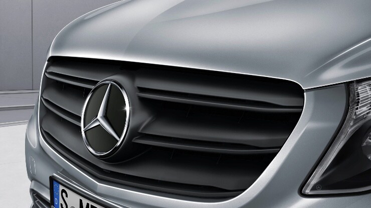 Sto&szlig;f&auml;nger und Anbauteile in Wagenfarbe lackiert Bild 1