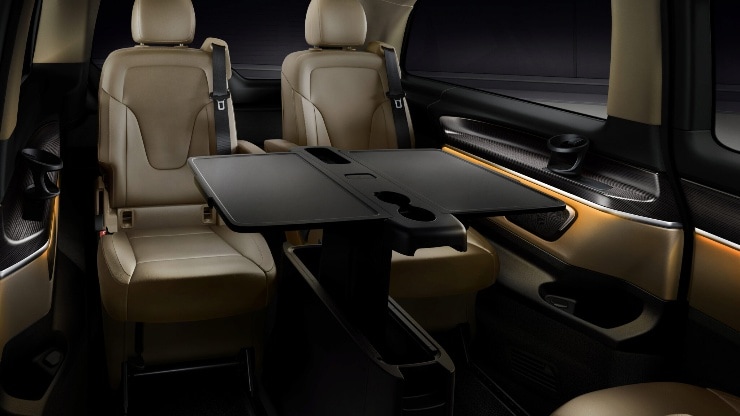 Bel. im Haltegriff Fond mit Lesespot 2