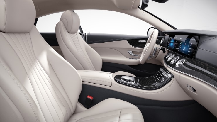 Instrumententafel und Bordkanten der T&uuml;ren in Ledernachbildung ARTICO Bild 1