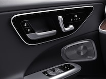 C-Class Sedan Electrically adjustable driver's seat and front passenger seat with memory function