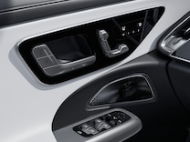 E-Class Sedan Electrically adjustable driver's seat and front passenger seat with memory function