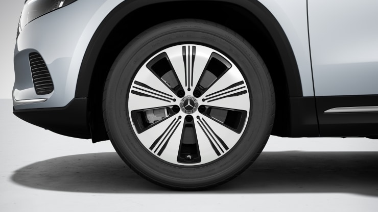 45&comma;7 cm &lpar;18"&rpar; Leichtmetallr&auml;der im 5-Speichen-Design Bild 1