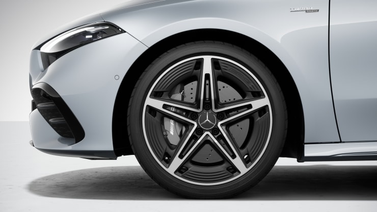 48&comma;3 cm &lpar;19"&rpar; AMG Leichtmetallr&auml;der im 5-Doppelspeichen-Design Bild 1