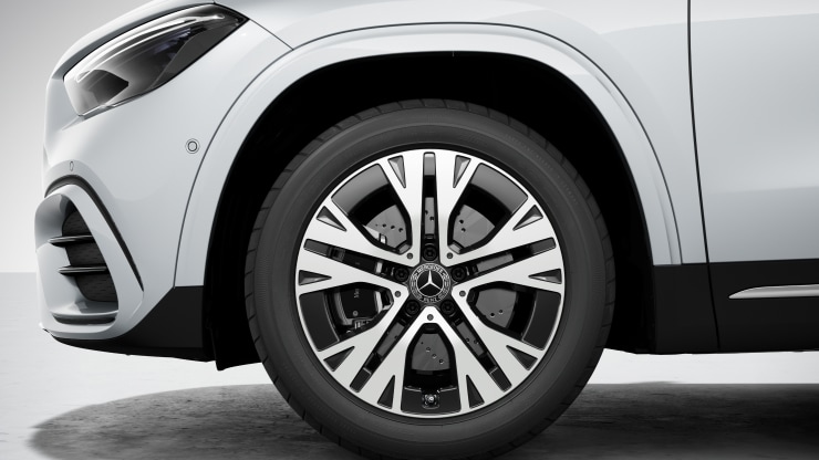 45&comma;7 cm &lpar;18"&rpar; Leichtmetallr&auml;der im 5-Doppelspeichen-Design Bild 1