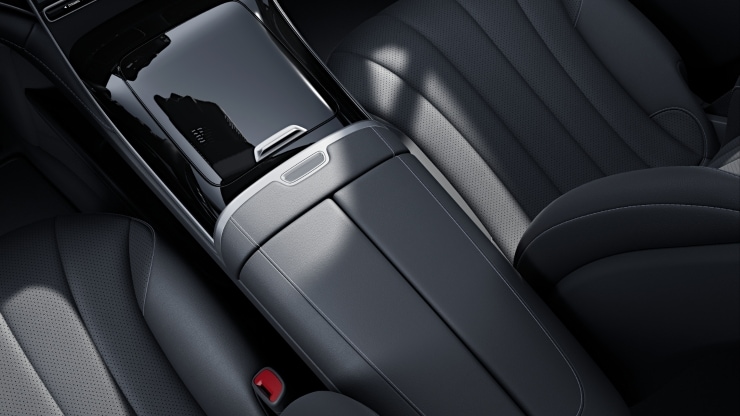 Mittelkonsole in Schwarz hochgl&auml;nzend 1