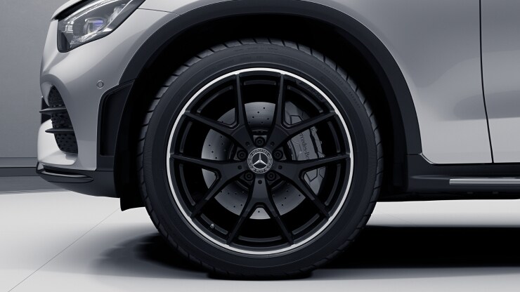 50,8 cm (20") AMG Leichtmetallräder im 5-Doppelspeichen-Design Bild 1