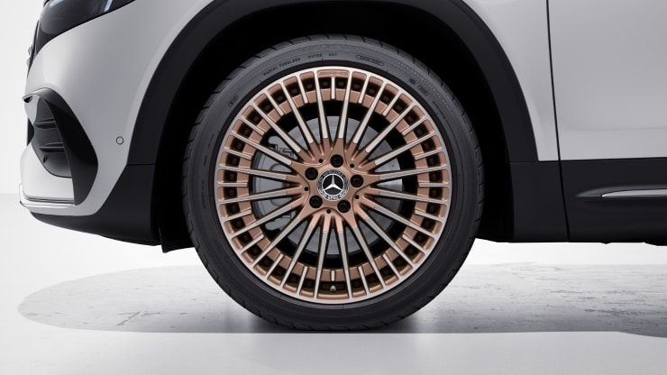 50,8 cm (20") AMG Leichtmetallräder im Vielspeichen-Design 1