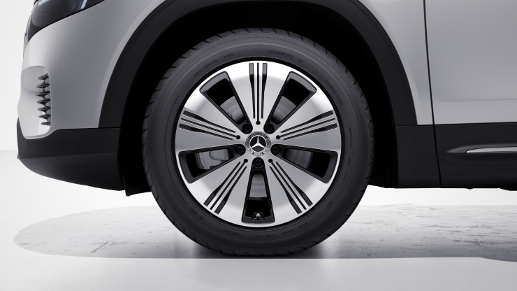 45,7 cm (18") Leichtmetallräder im 5-Speichen-Design Bild 1