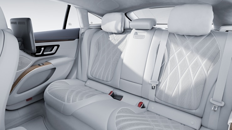 Multikontursitze im Fond 1