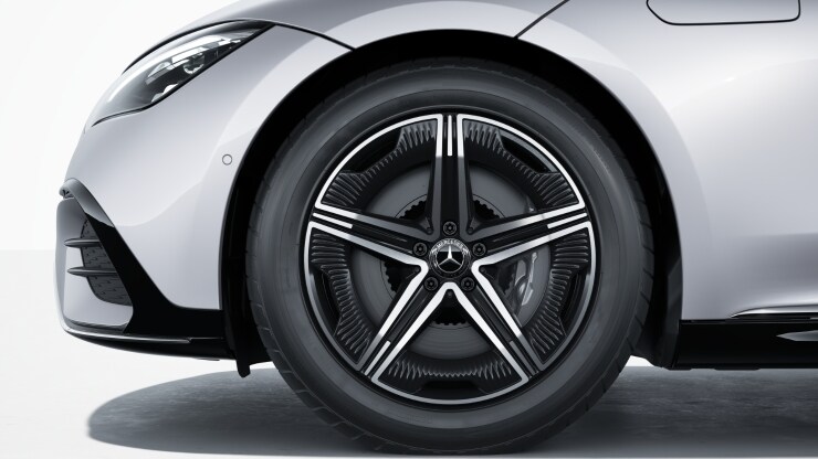 48,3 cm (19") AMG Leichtmetallräder im 5-Doppelspeichen-Design Bild 1