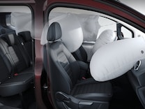 T-osztály Vezető és utasoldali légzsákok