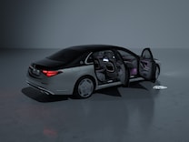 Mercedes-Maybach Clase S Iluminación del entorno del vehículo con proyección del logotipo de la marca
