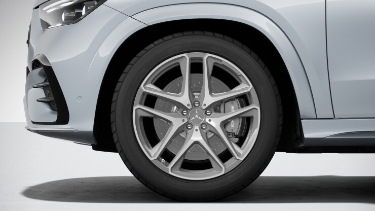 53&comma;3 cm &lpar;21"&rpar; AMG Leichtmetallr&auml;der im 5-Doppelspeichen-Design Bild 1