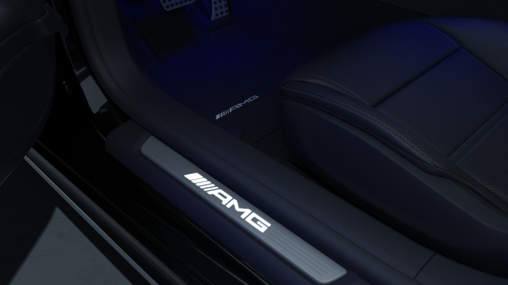 AMG Einstiegsleisten mit "AMG" Schriftzug, beleuchtet und mit Wechselcover Bild 1