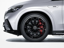 Mercedes-AMG EQE SUV Zaciski układu hamulcowego lakierowane w kolorze czerwonym