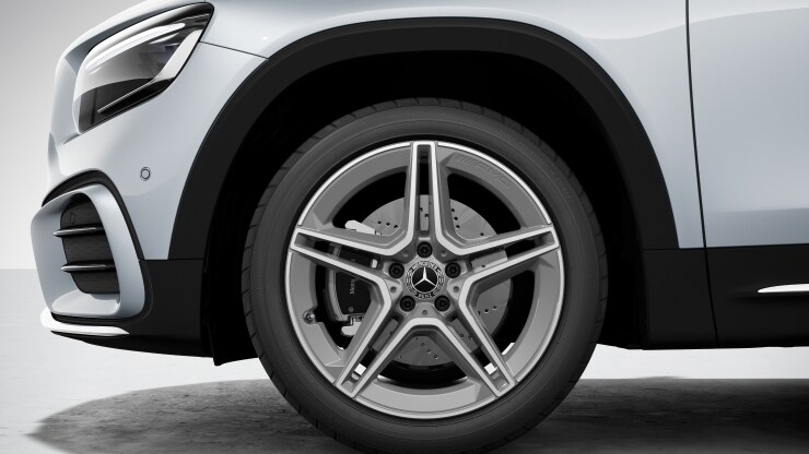 48,3 cm (19") AMG Leichtmetallräder im 5-Doppelspeichen-Design 1