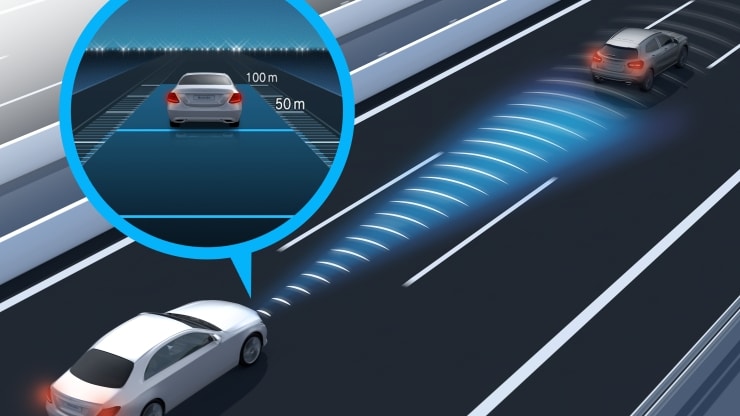 Service Connect&eacute; &colon; Pilote automatique de r&eacute;gulation de distance actif DISTRONIC Plus Image 1