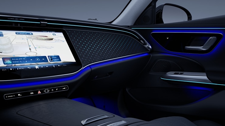 Zierelemente Holz Esche schwarz offenporig hinterleuchtet mit Mercedes-Benz Pattern Bild 1