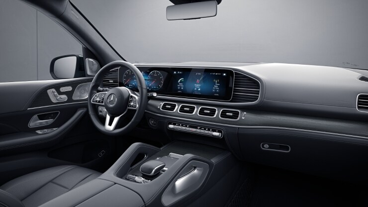 Instrumententafel und Bordkanten der Türen in Leder Nappa Bild 1