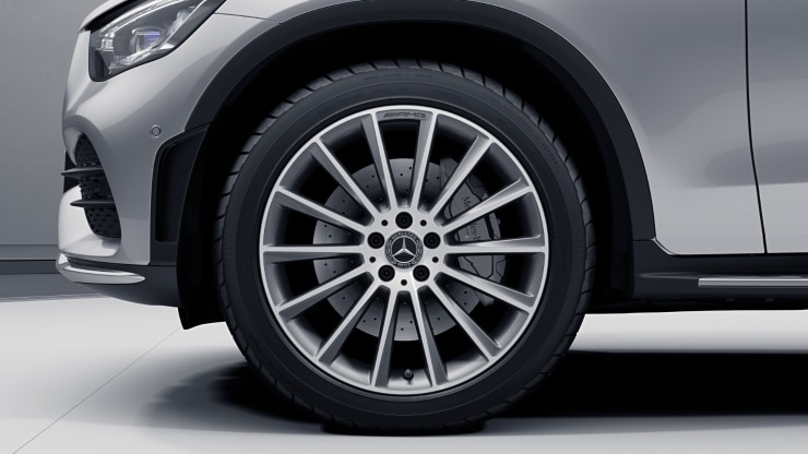 Jantes alliage AMG 51 cm &lpar;20"&rpar; multibranches avec pneus AV et AR 255&sol;45 R20 Image 1