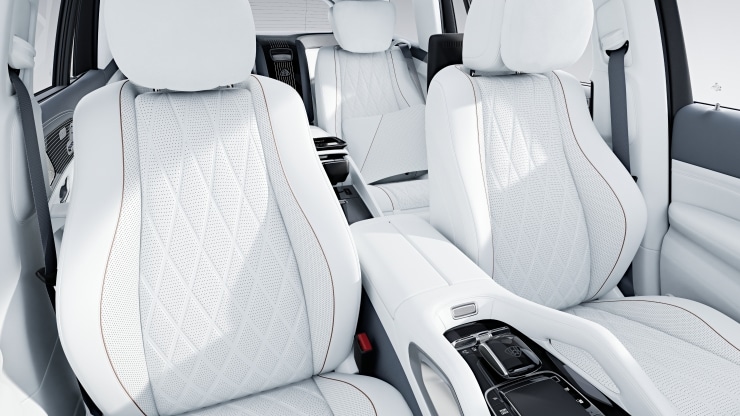 Multikontursitze f&uuml;r Fahrer und Beifahrer 3