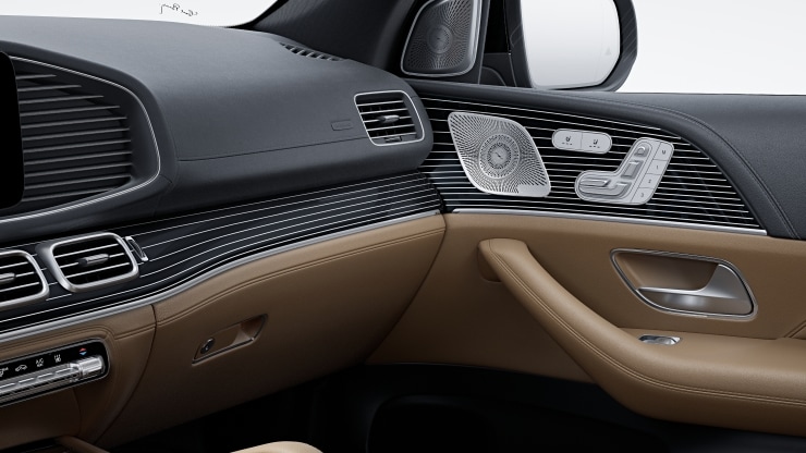 Instrumententafel und Bordkanten der T&uuml;ren in Ledernachbildung ARTICO Bild 1