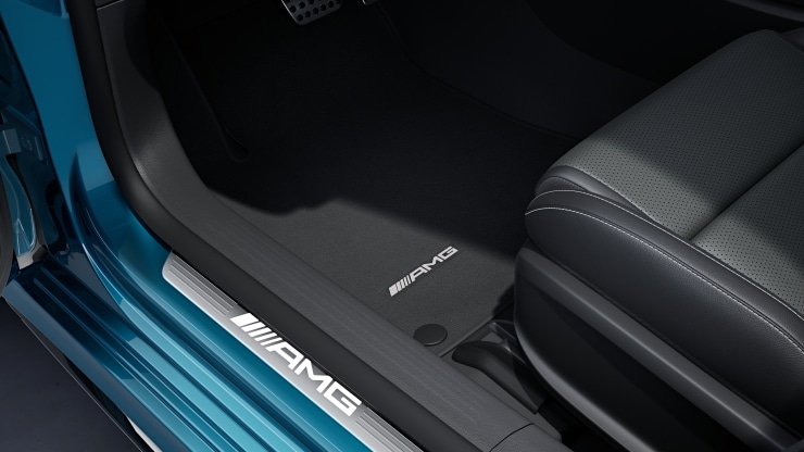 AMG Einstiegsleisten mit "AMG" Schriftzug, beleuchtet und mit Wechselcover 1