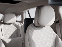 EQS Saloon Comfort front head restraints