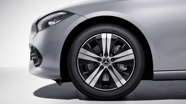 43,2 cm (17") Leichtmetallräder im 5-Speichen-Design Bild 1