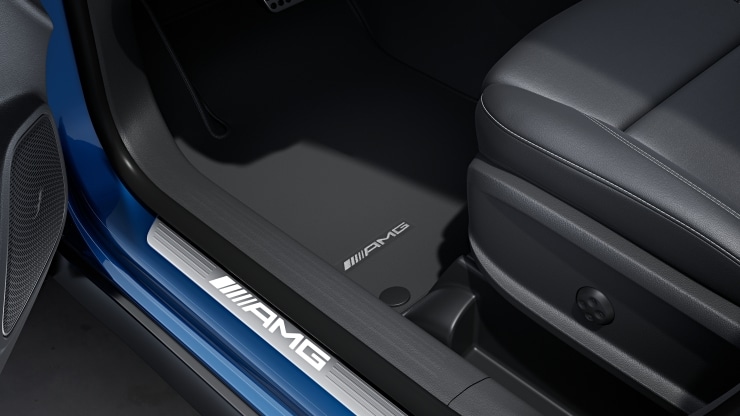 AMG Einstiegsleisten mit "AMG" Schriftzug&comma; beleuchtet und mit Wechselcover Bild 1