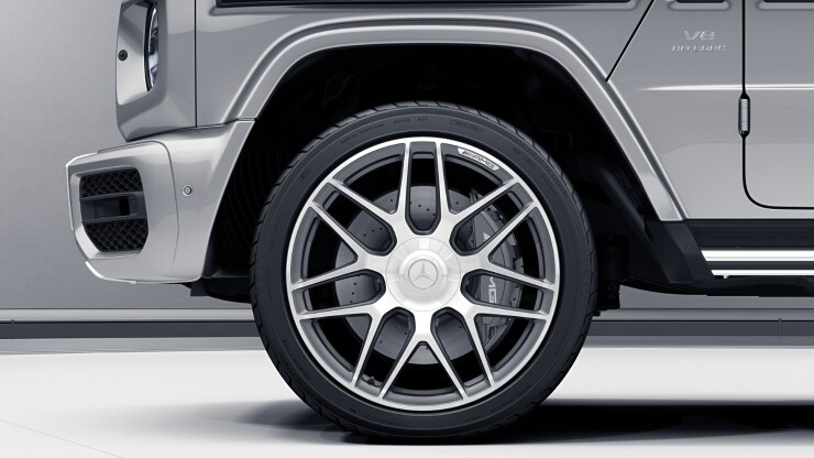55,9 cm (22") AMG Schmiederäder im Kreuzspeichen-Design Bild 1