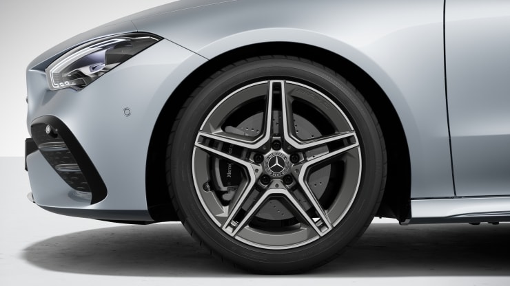 45,7 cm (18") AMG Leichtmetallr&auml;der im 5-Doppelspeichen-Design Bild 1