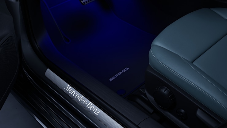 Einstiegsleisten mit "Mercedes-Benz" Schriftzug, beleuchtet und mit Wechselcover Bild 1
