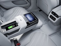 EQS Saloon Chức năng sạc không dây cho ghế sau
