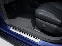 EQE Sedan Illuminated door sill panels