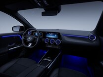 GLA ไฟเรืองแสงล้อมรอบห้องโดยสาร