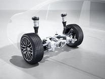 S-Class Saloon Rear-axle steering with 10° steering angle adjustment