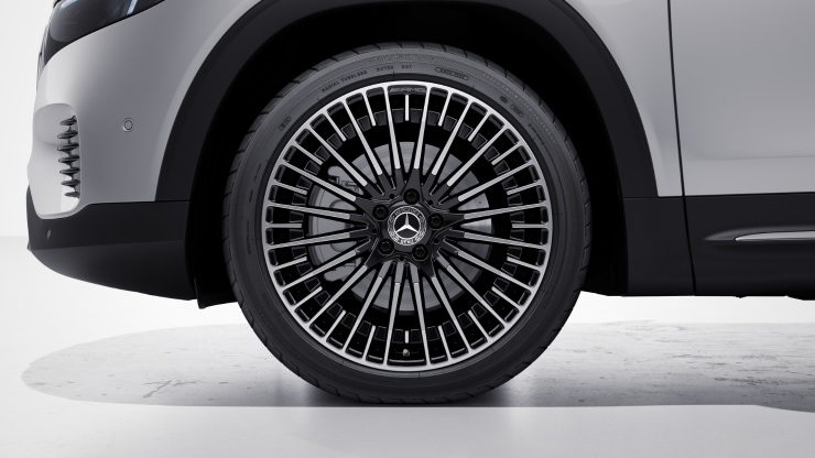 50,8 cm (20") AMG Leichtmetallräder im Vielspeichen-Design Bild 1