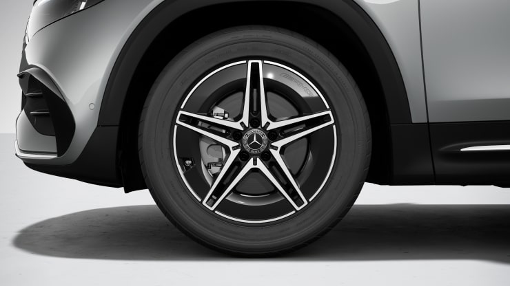 Jantes alliage AMG 45&comma;7 cm &lpar;18"&rpar; &agrave; 5 branches noir brillant&sol;argent Image 1