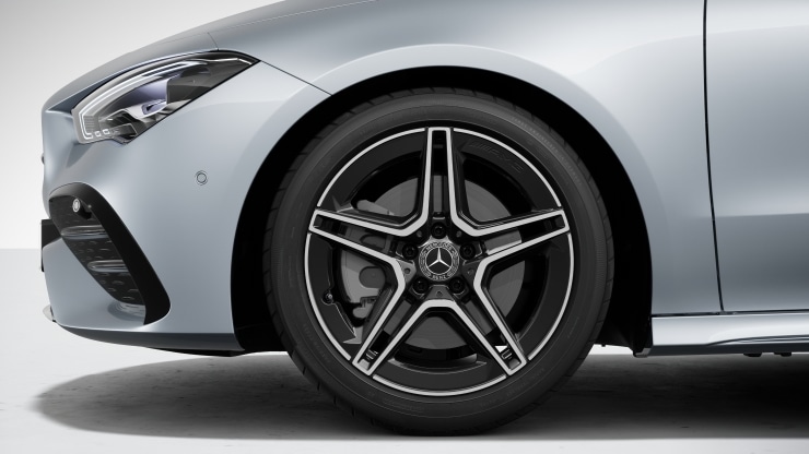 45,7 cm (18") AMG Leichtmetallr&auml;der im 5-Doppelspeichen-Design Bild 1