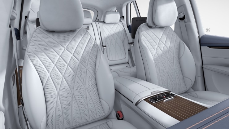 Multikontursitze f&uuml;r Fahrer und Beifahrer Bild 1