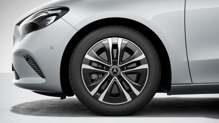 43&comma;2 cm &lpar;17"&rpar; Leichtmetallr&auml;der im 5-Doppelspeichen-Design Bild 1