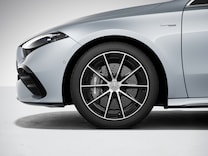 Mercedes-AMG A-Klasse Kompaktlimousine Winter-Paket Plus mit 45,7 cm (18") Winter-Kompletträdern