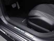 Mercedes-AMG Klasa S długa Podświetlane listwy progowe z napisem "AMG" i wymienną osłoną