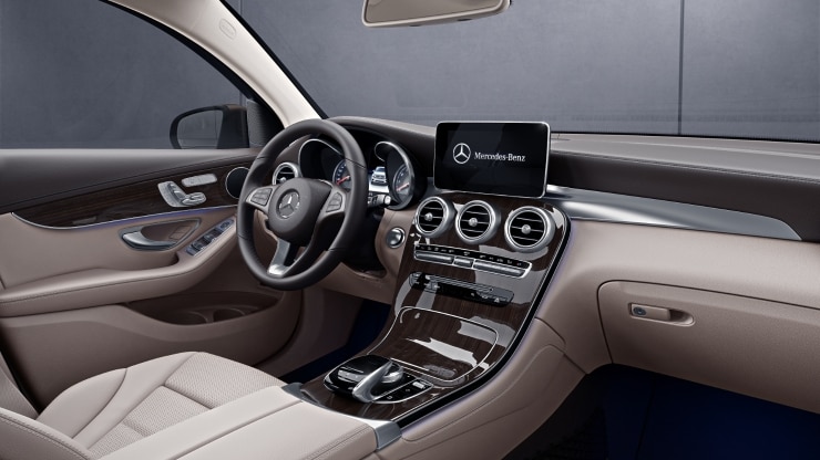 EXCLUSIVE interior 5