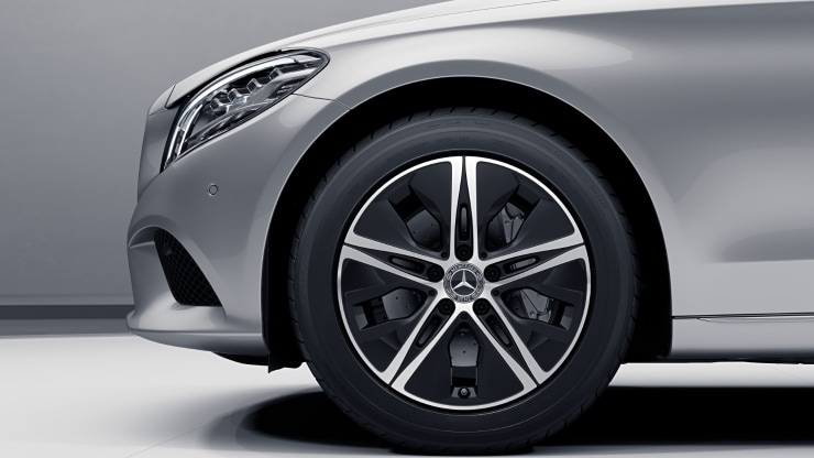 43&comma;2 cm &lpar;17"&rpar; Leichtmetallr&auml;der im 5-Speichen-Design Bild 1