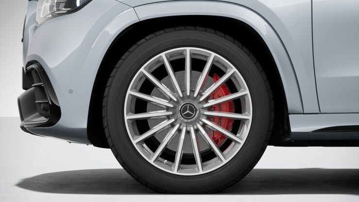 55,9 cm (22") AMG Leichtmetallr&auml;der im Vielspeichen-Design Bild 1