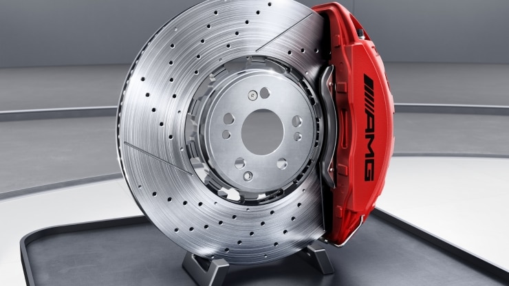 Syst&egrave;me de freinage haute performance &agrave; &eacute;triers de frein peints en rouge Image 1