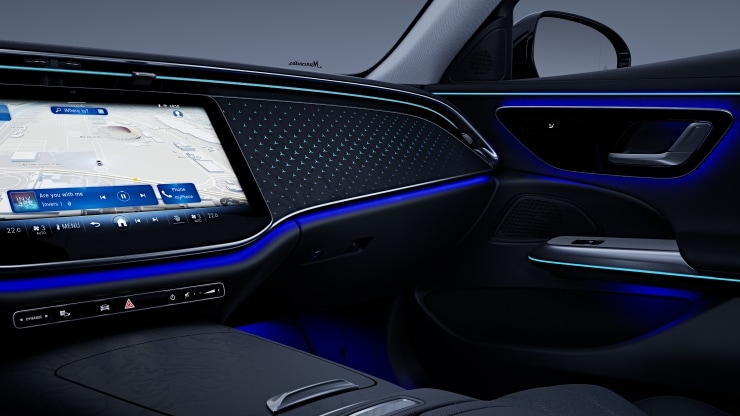 Zierelemente Holz Esche schwarz offenporig hinterleuchtet mit Mercedes-Benz Pattern Bild 1